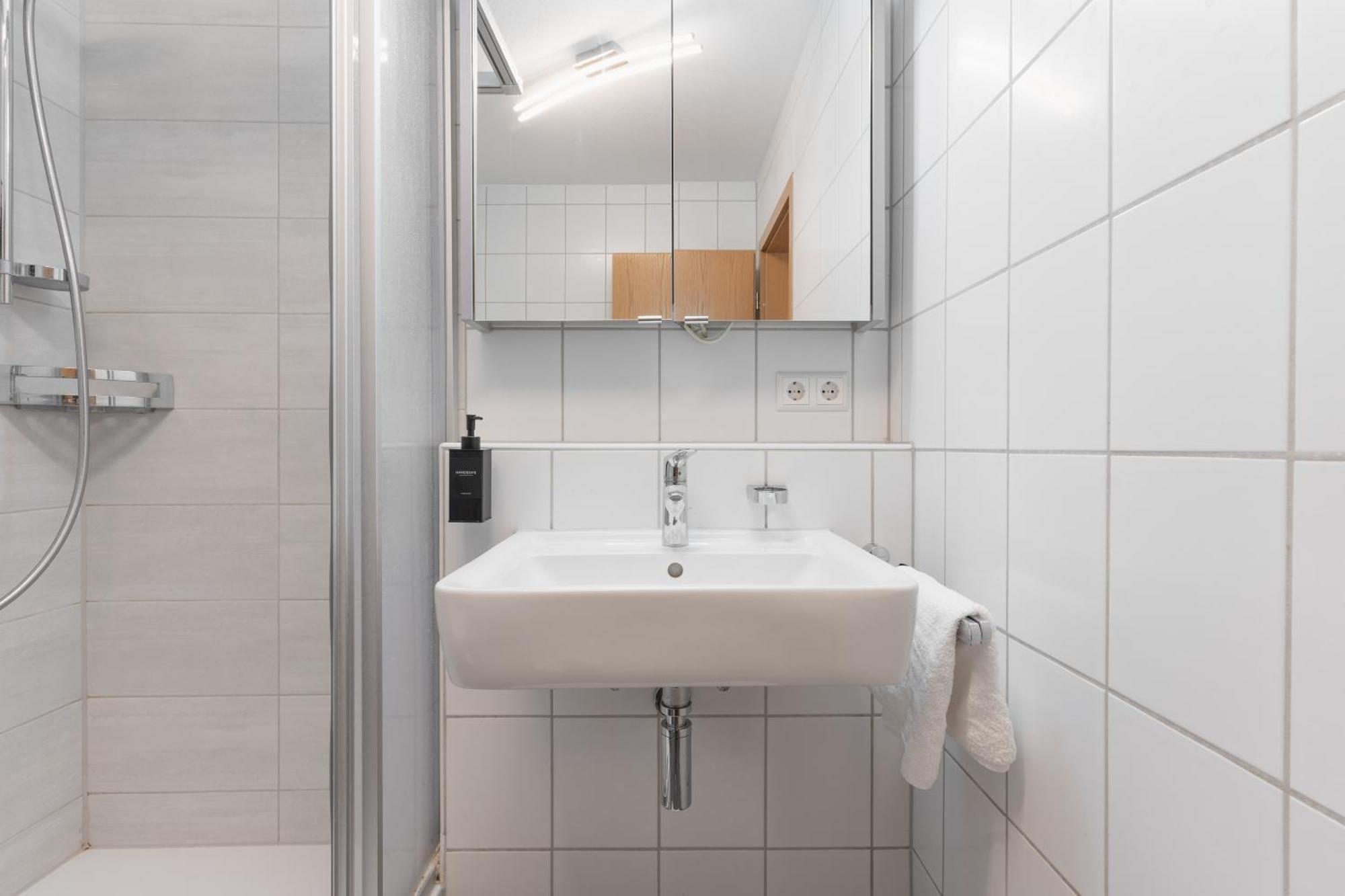 Untersee-Suite Istayunixi Seenaehe-Terrasse-Workspace-Netflix-Parkplatz Radolfzell am Bodensee Luaran gambar